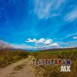 Camino a la orilla del Canal en un día muy bonito – Tlaltizapán, Morelos, México.