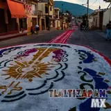 Imagen del Santisimo Sacramento plasmado en los tapetes de aserrin de Tlaltizapán, Morelos