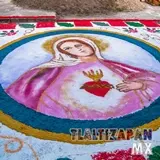 Imagen de la virgen maria plasmada en aserrin en Tlaltizapán, Morelos