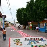 Tapetes al costado del centro de Tlaltizapán