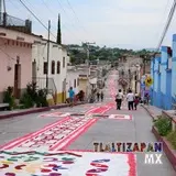Los tapetes en Tlaltizapán sobre la calle Vicente Guerrero.
