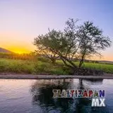 Colores del amanecer en el canal de Tlaltizapán, Morelos, México