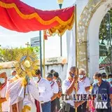 Recorrido con el Santísimo Sacramento a traves de las calles de Tlaltizapán.
