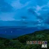 Tormenta eléctrica al anochecer vista desde el cerro Santa María