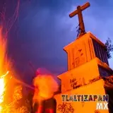 Toma nocturna de la cruz del cerro Santa María en Tlaltizapán, Morelos