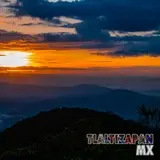 Nublado amanecer entre los cerros de la zona sur de Morelos.