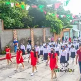Alumnas de primaria Emiliano Zapata desfilando.
