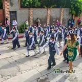 Alumnado de primaria Sofía Vázquez desfilando.