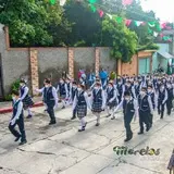 Desfilando el alumnado de primaria Sofía Vázquez.
