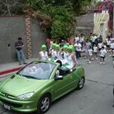 En el Carnaval de Tlaltizapán, los carros alegóricos de los balnearios y comercios añaden una dimensión extra de color y creatividad al desfile