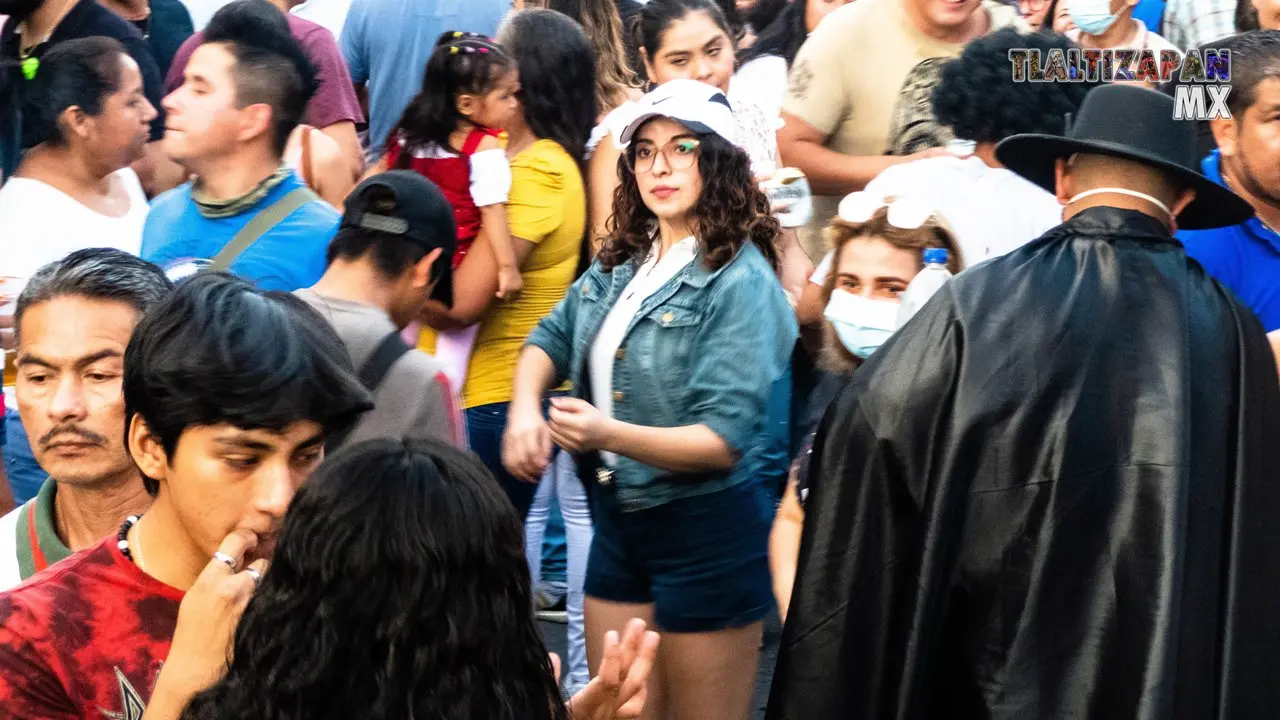 En el Tradicional brinco del chinelo desde Tlaltizapán, Morelos.