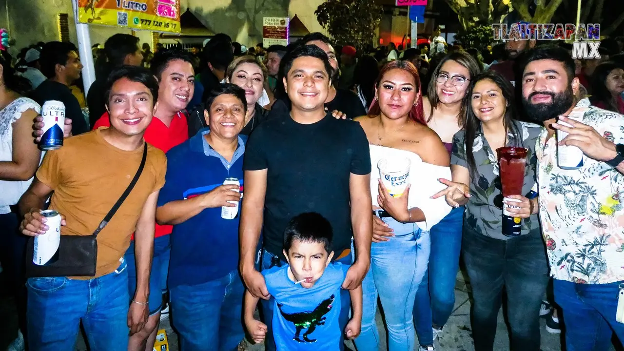Noche familiar en el centro de Tlaltizapán, Morelos.