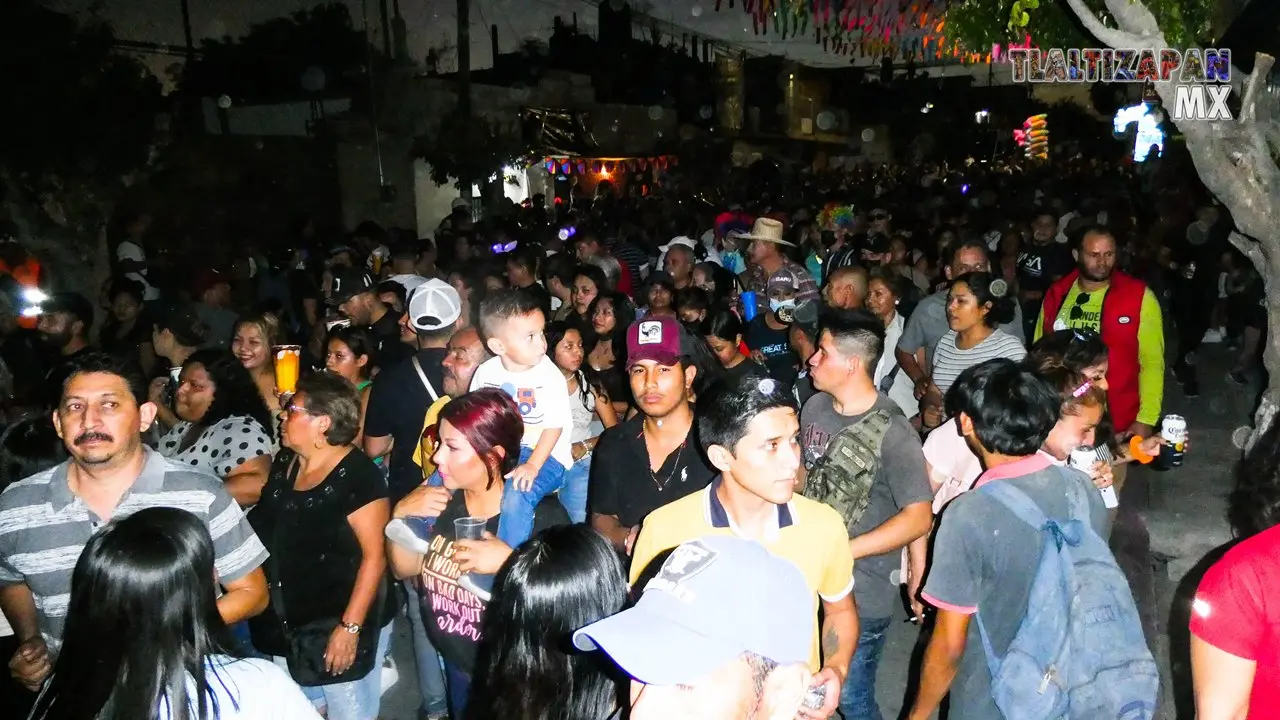 Anocheciendo el jueves de carnaval en Tlaltizapan 2023.