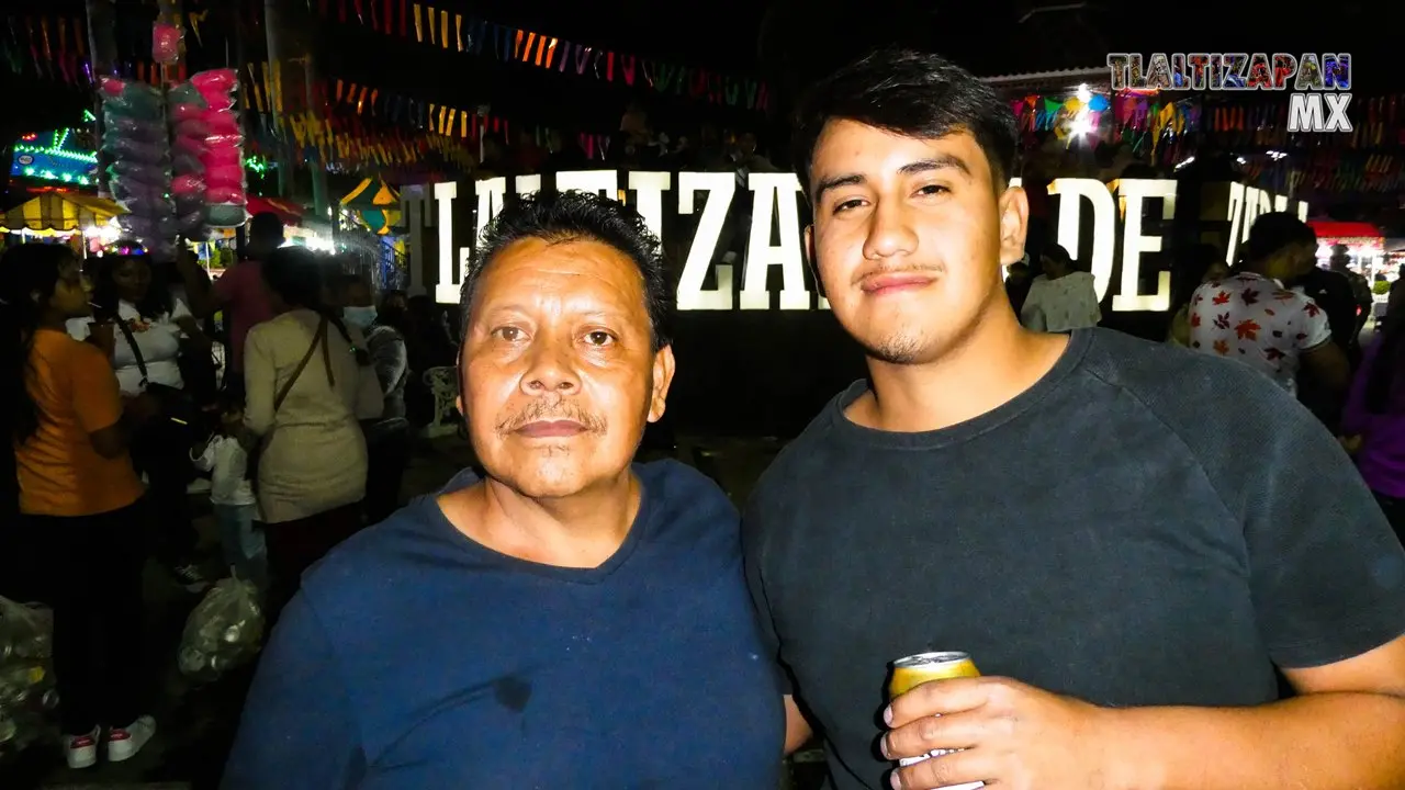 En el centro de Tlaltizapán la noche del jueves de carnaval.