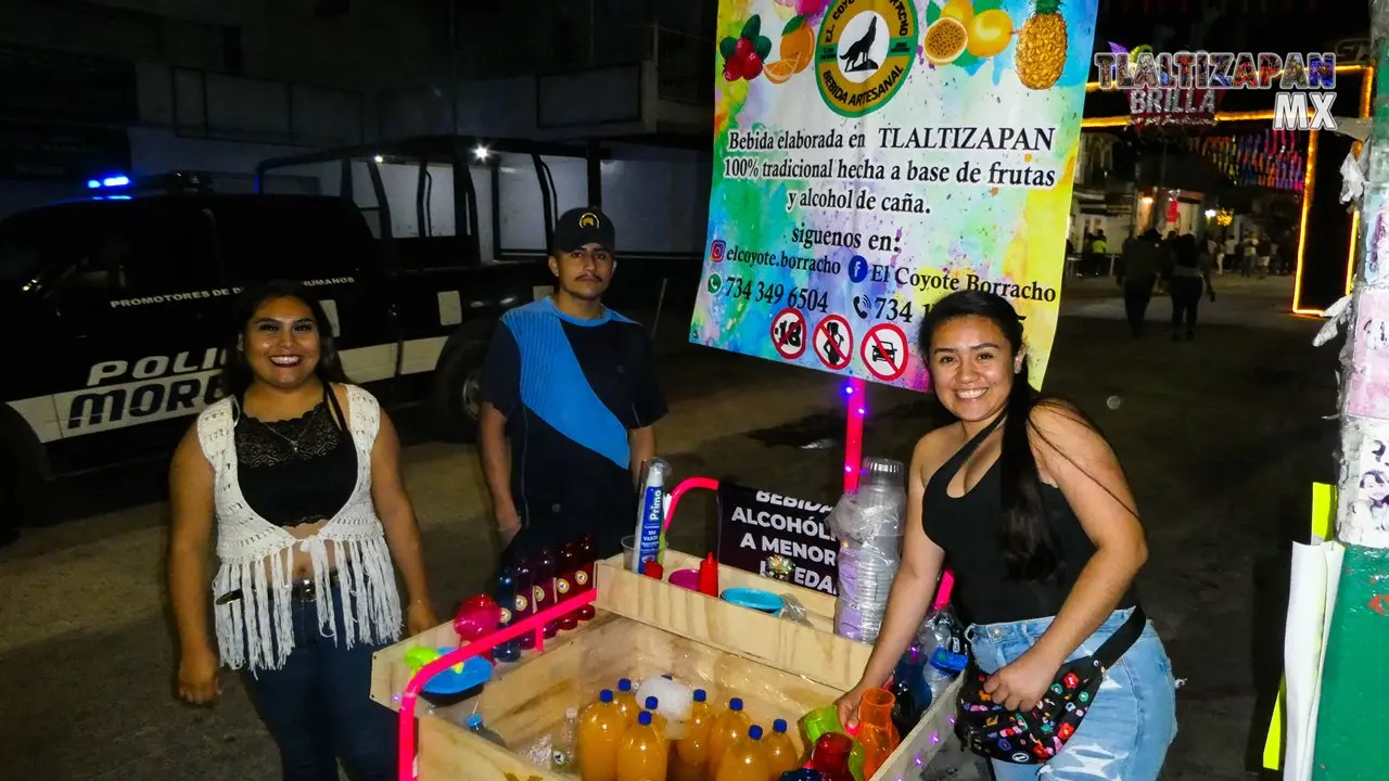 los amigos del coyote borracho en el centro de Tlaltizapán.