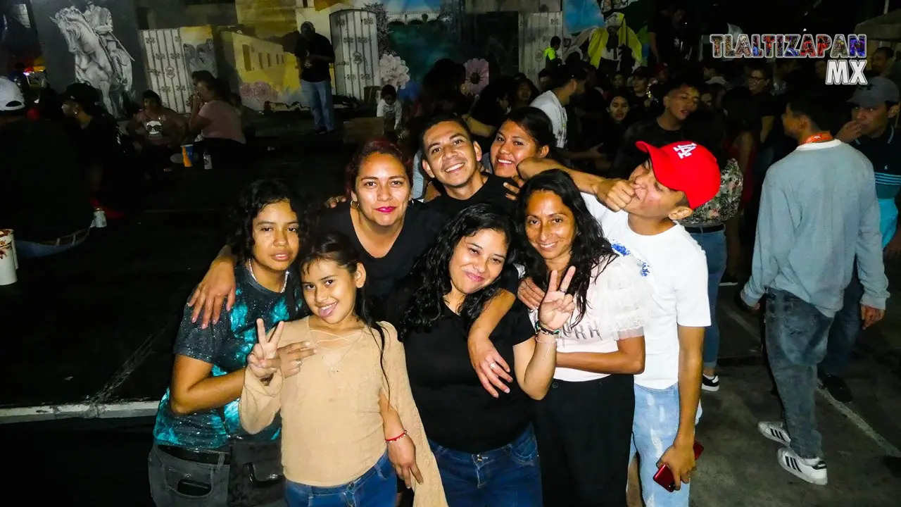 Zócalo durante el jueves de carnaval en Tlaltizapán.