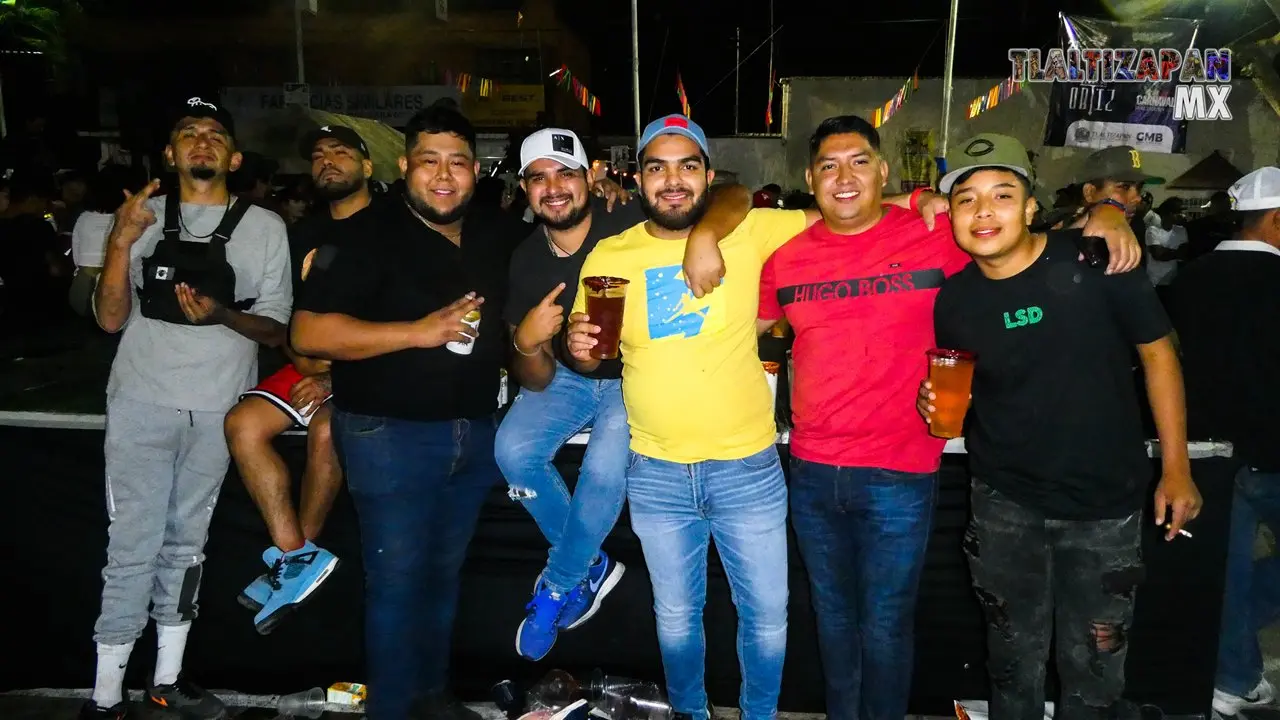 Ambiente de fiesta en el centro de Tlaltizapán Morelos.