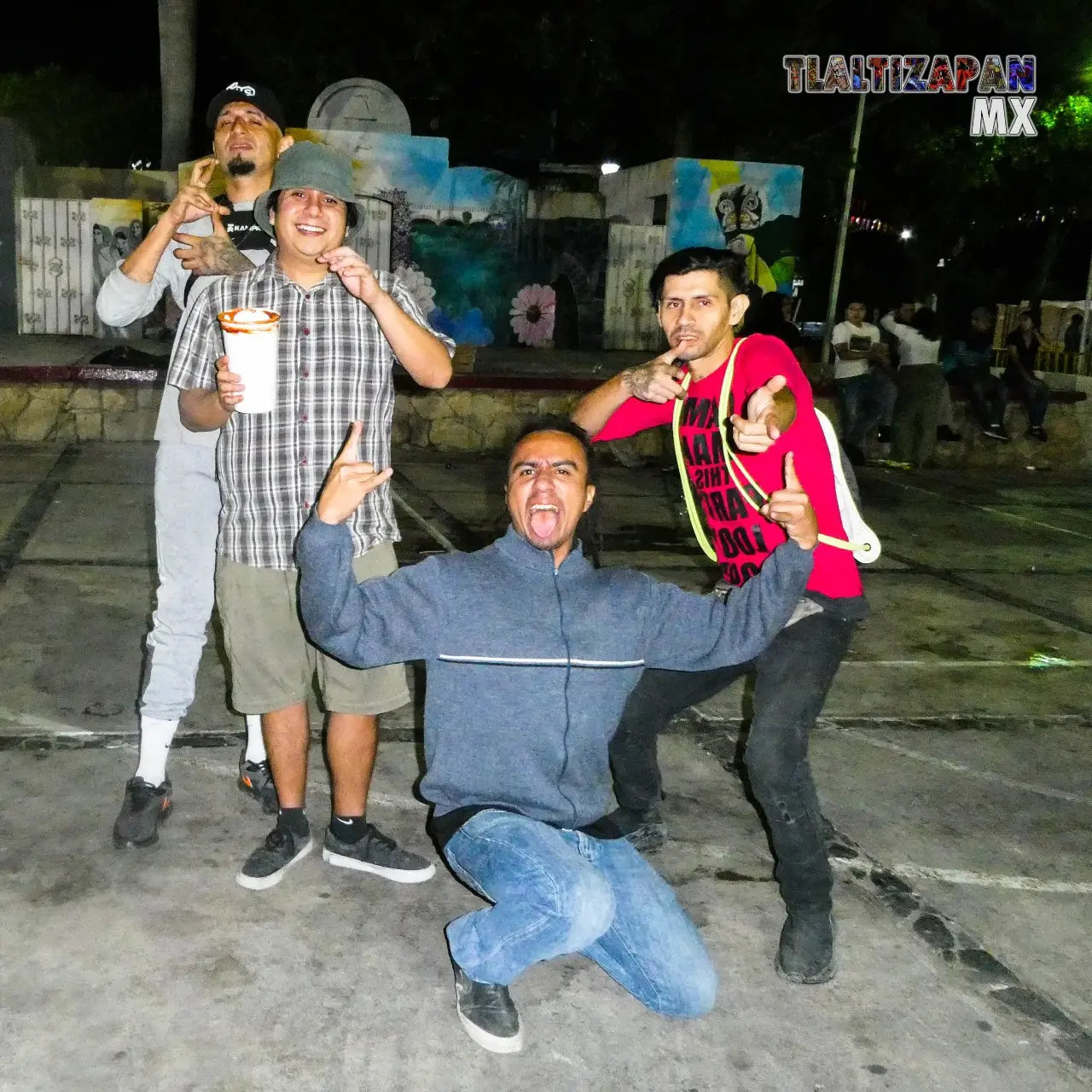 Nuestros amigos carnavaleros en el centro de Tlaltizapán.