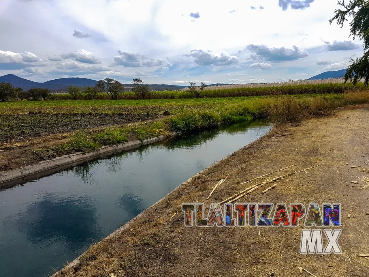 Un bello paisaje del canal de Tlaltizapán