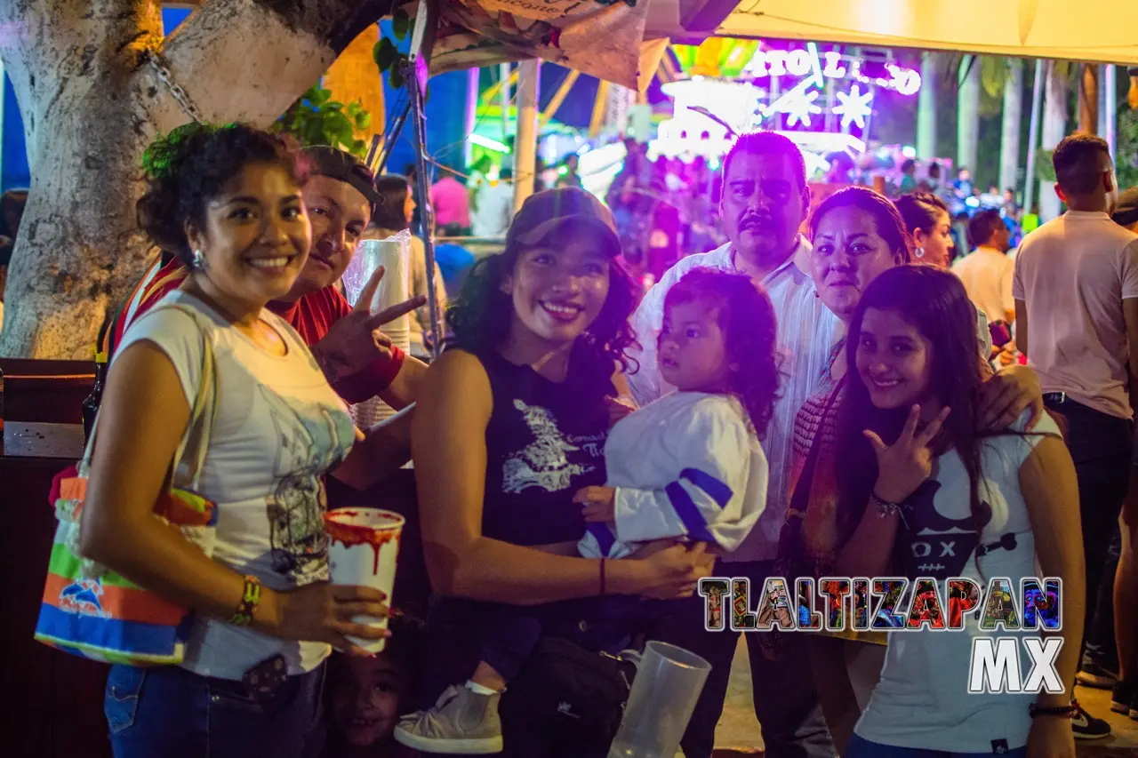 Familias que se reunen para pasar un día lleno de aventuras y buenos momentos