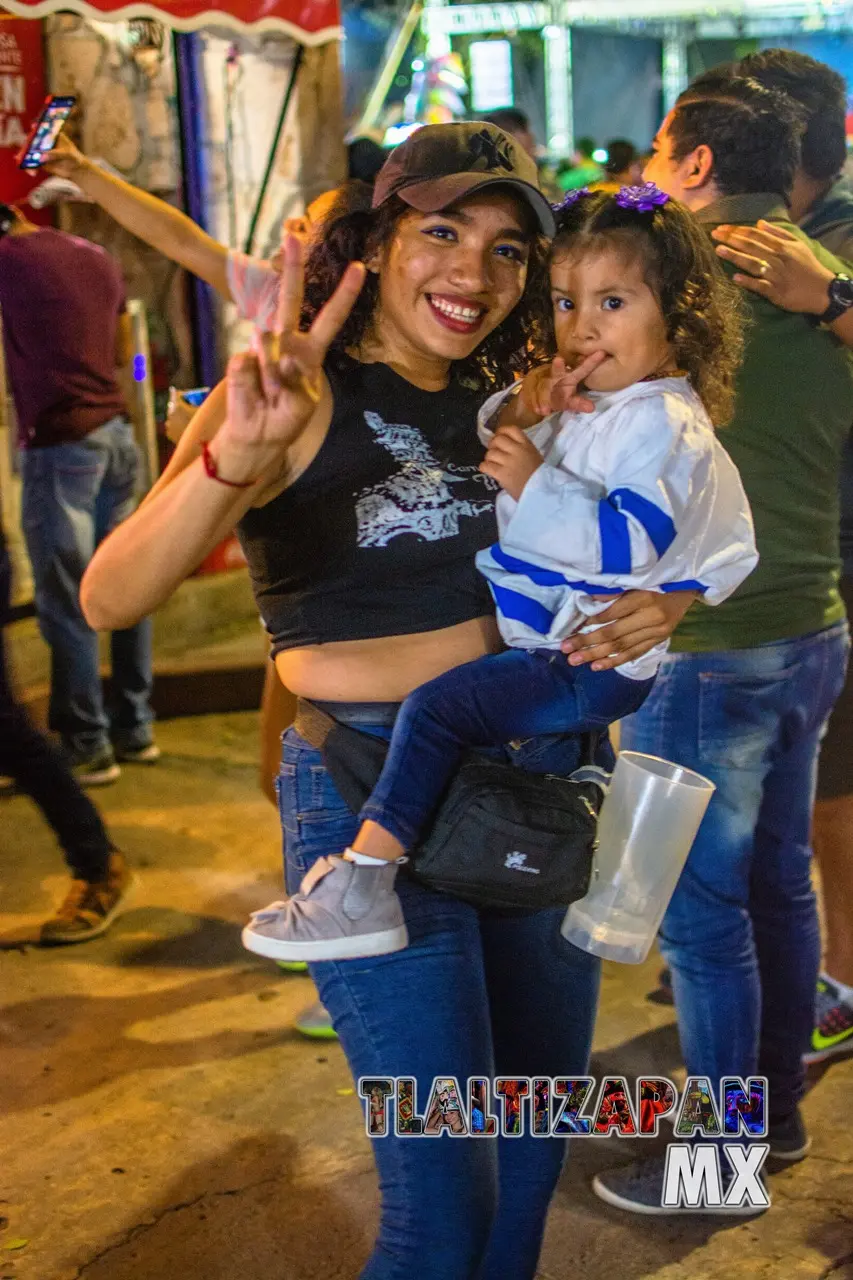 Familias que se reúnen para pasar un día lleno de aventuras y buenos momentos