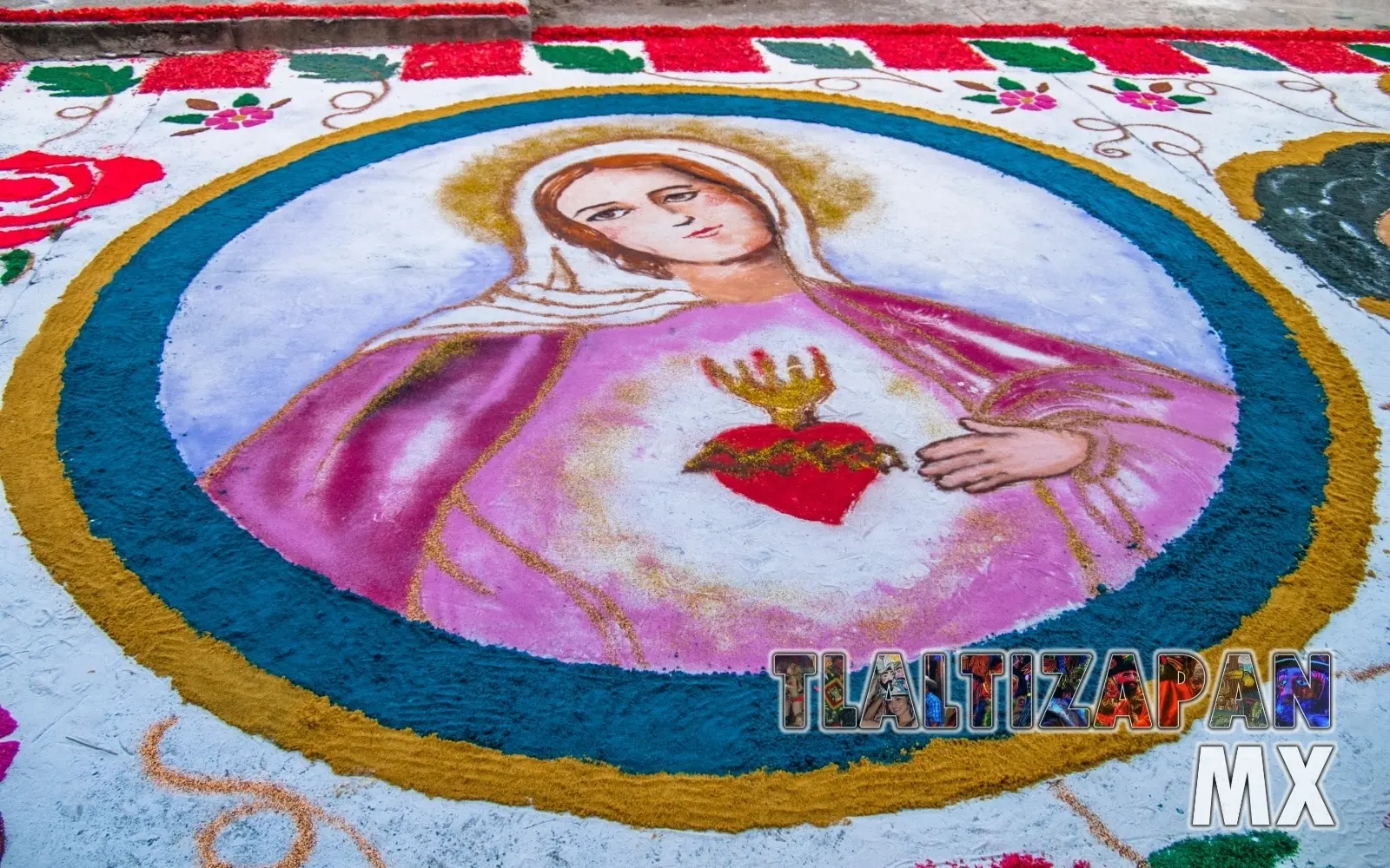 Imagen de la virgen maria plasmada en aserrin en Tlaltizapán, Morelos