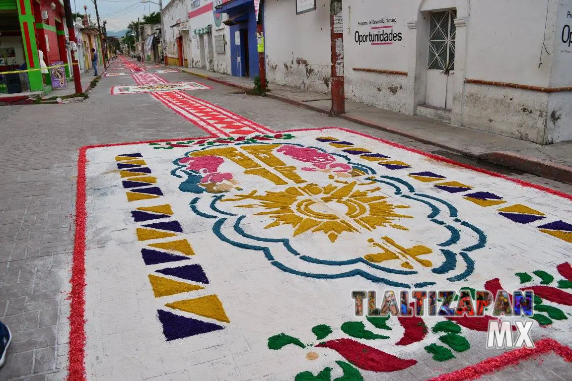 Santísimo Sacramento sobre la calle Hidalgo Sur esquina con Independencia.