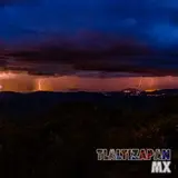 Rayos captados desde el cerro Santa María en una noche de tormenta.