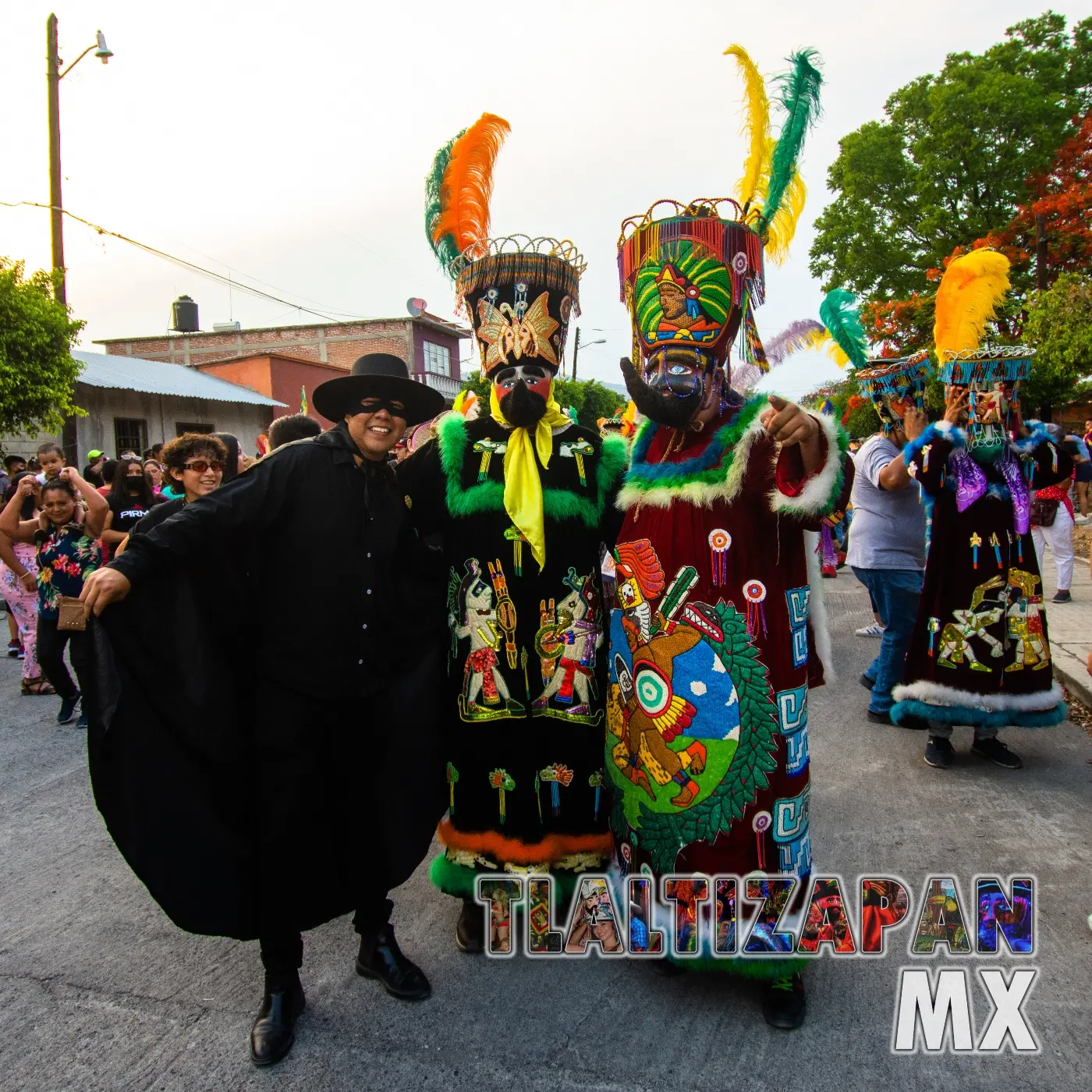 El zorro y sus amigos chinelos en el Carnaval de Alejandra 2022