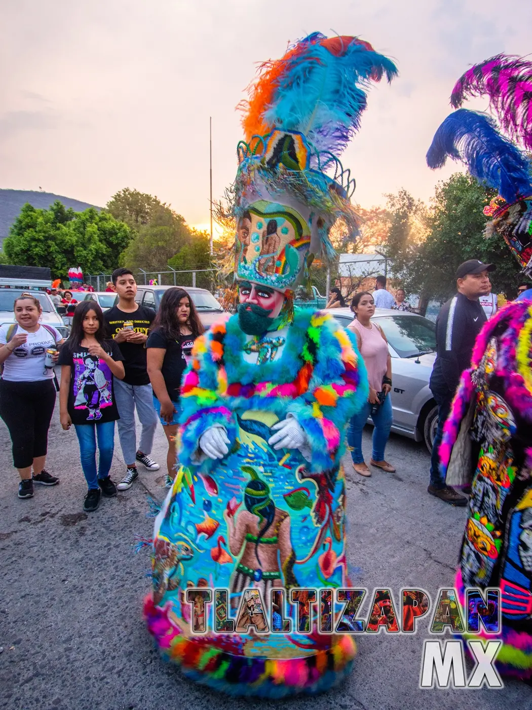 Gran chinelo en carnaval de la colonia Alejandra 2022