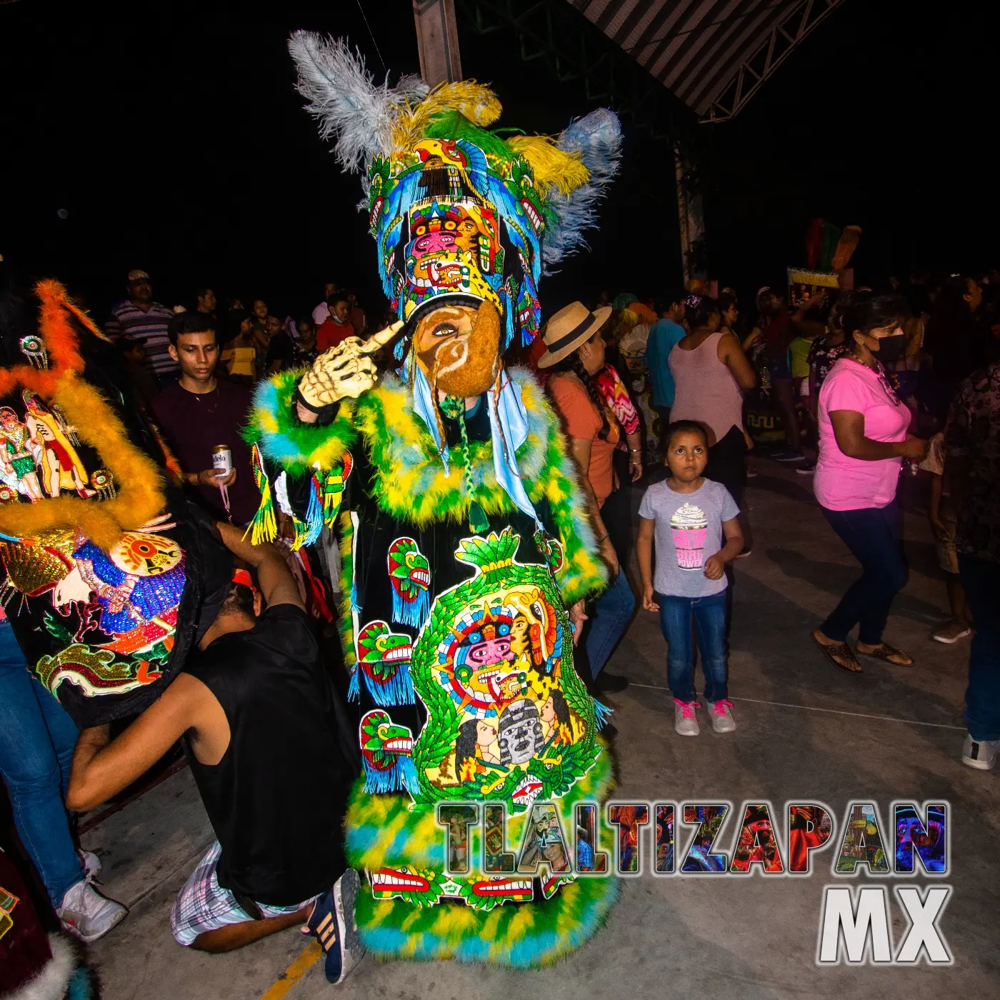 Chinelo azteca en el Carnaval de Alejandra