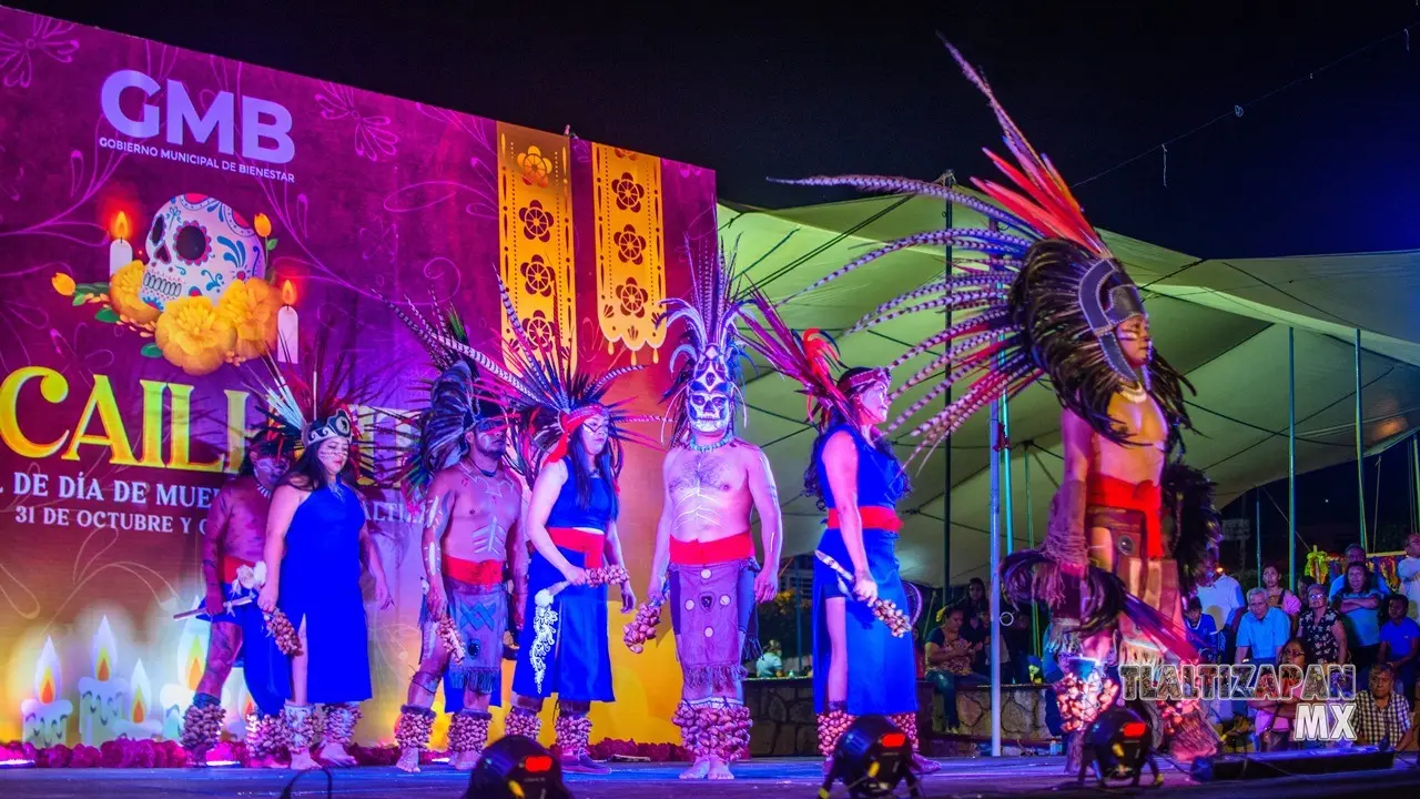 Danzantes de grupo “Ollin - Yoltze”