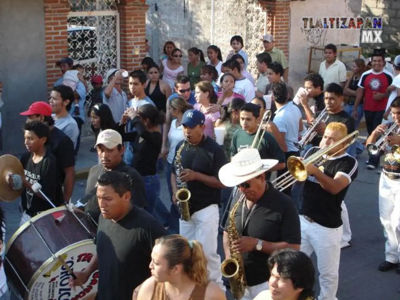 Banda de viento con toda la actitud de carnaval 2006