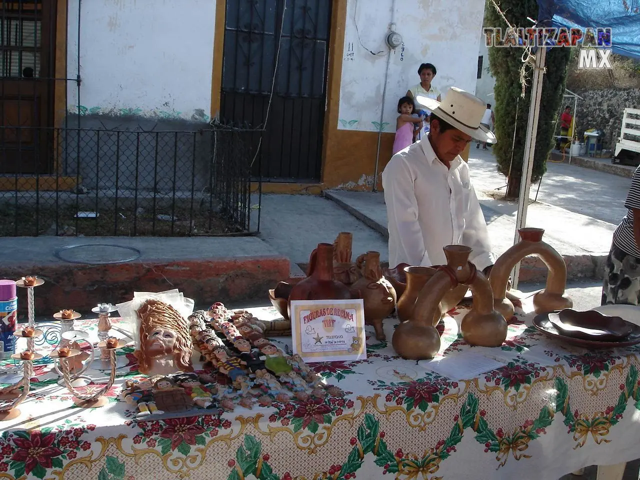 Figuras de barro hechas a mano , feria del carnaval de Tlaltizapán 2006