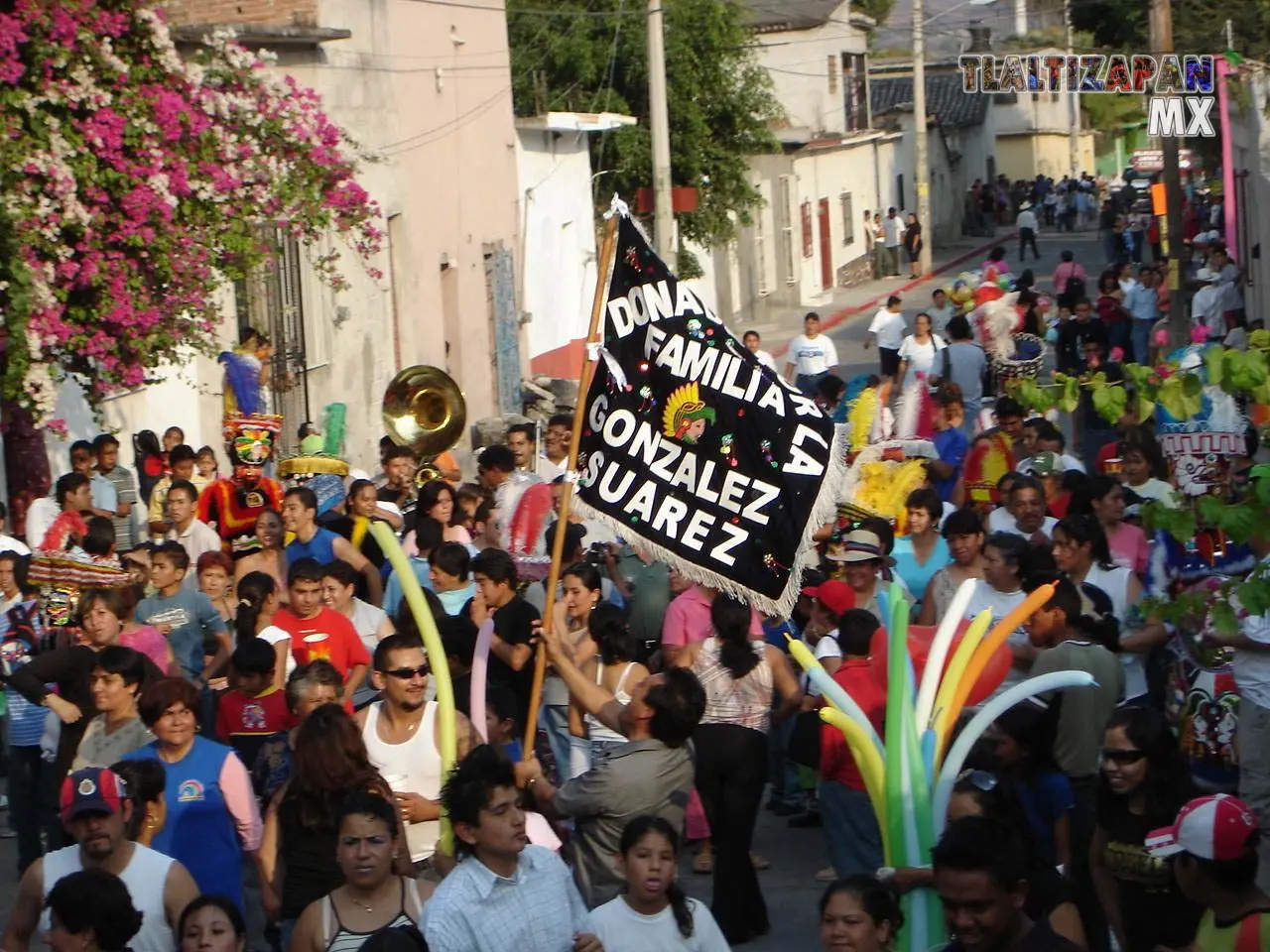 Las banderas juegan un papel importante en la celebración del carnaval