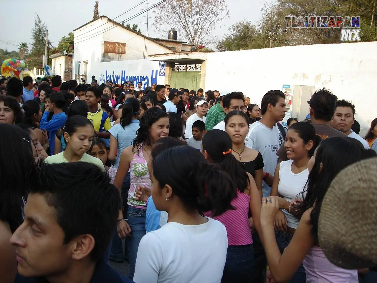 El carnaval reúne a familias y amigos en un ambiente de celebración y convivencia