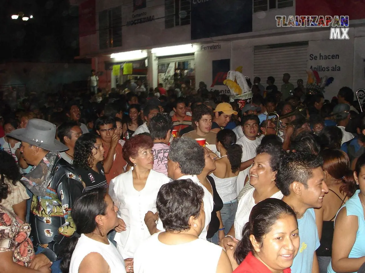 Sigue la actitud de carnaval por las calles de Tlaltizapán , 2006