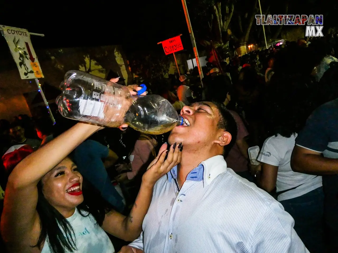 A la salud del ambiente carnavalero en Tlaltizapán, Morelos.