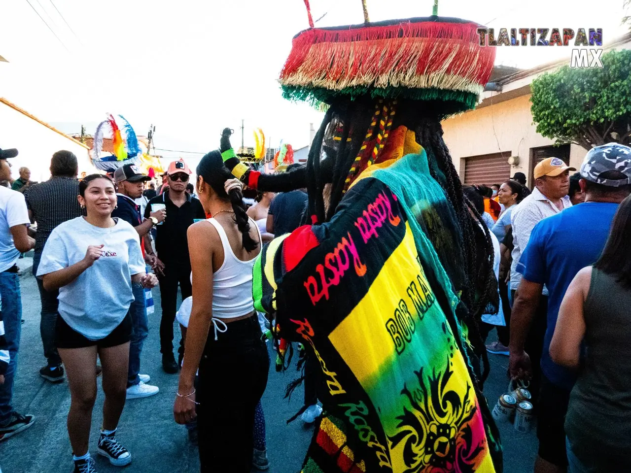 Chinelo con motivos “rastas” en segundo convite Tlaltizapán.