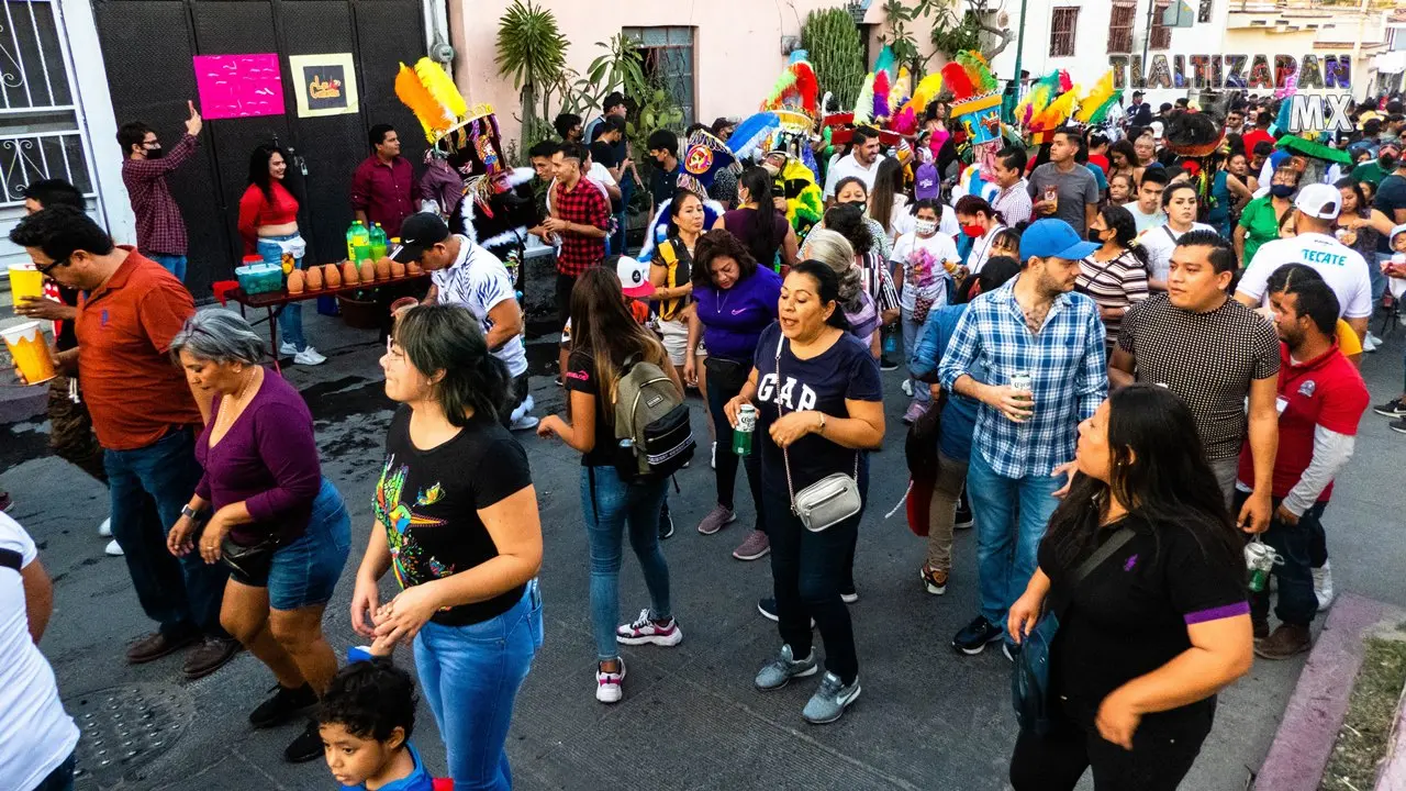 Recorrido del segundo convite por calles de Tlaltizapán.