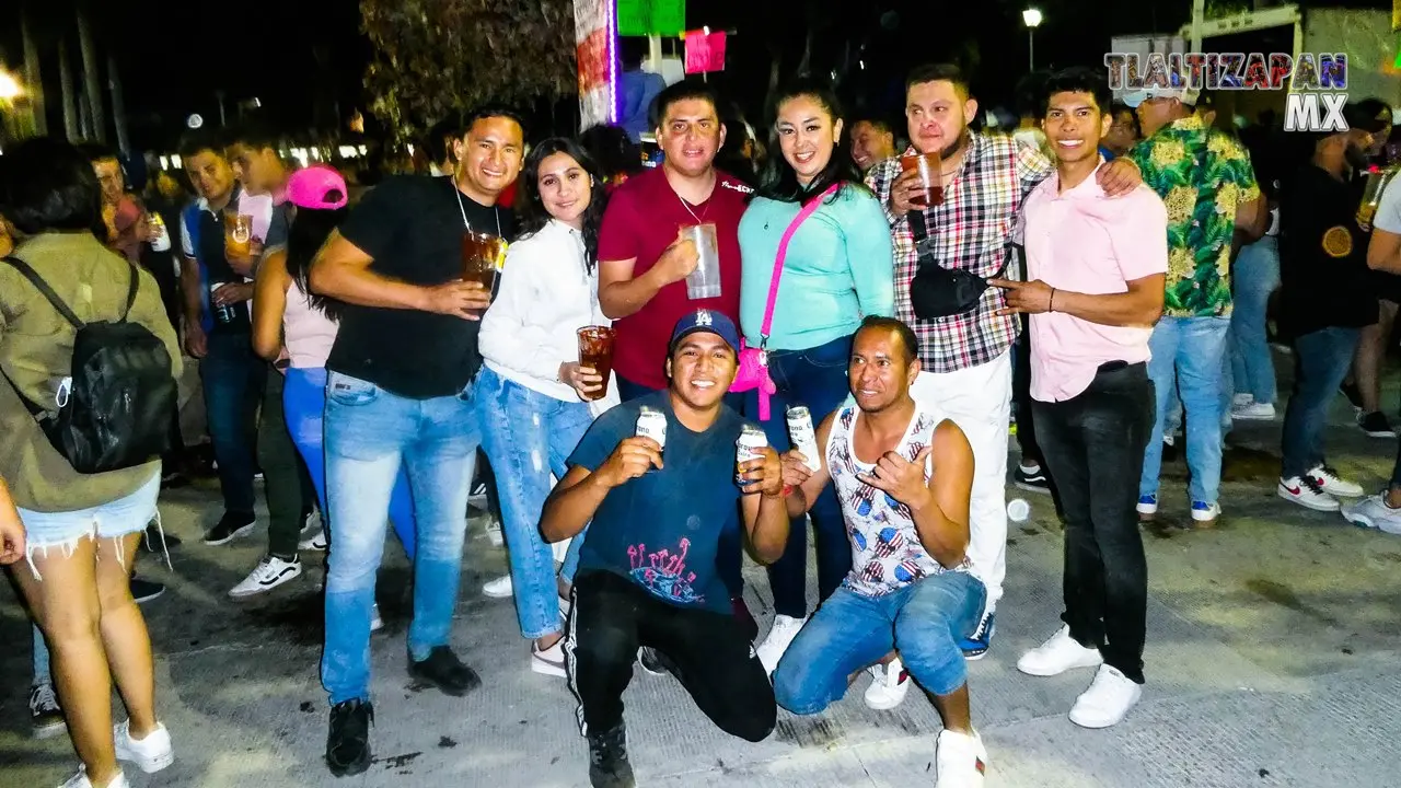 Noche de sábado de convite en el centro de Tlaltizapán.