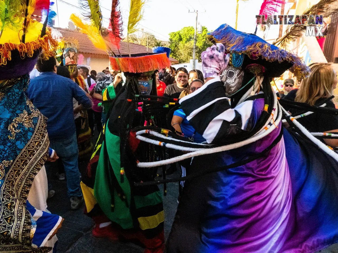 La danza de los chinelo en el tercer convite de Tlaltizapán, Morelos.