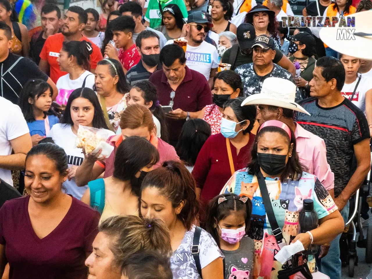 Recorrido del tercer convite del brinco de chinelo en Tlaltizapán.