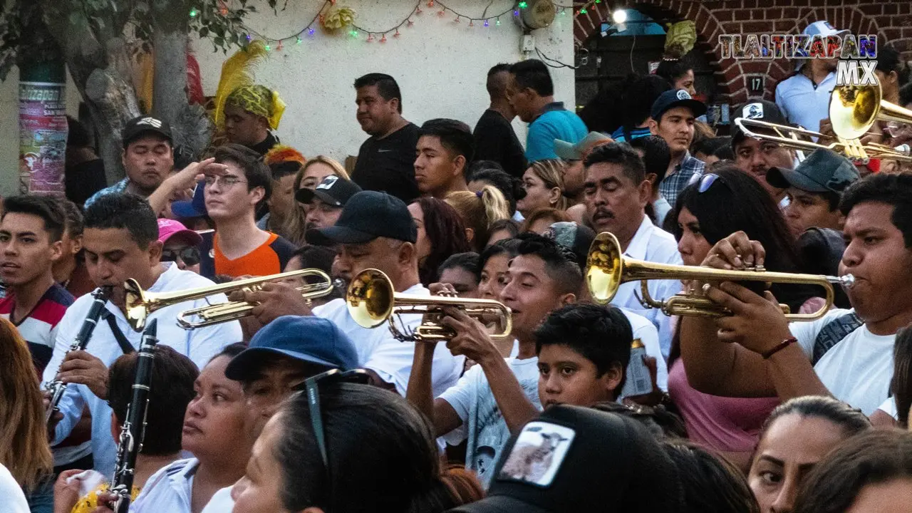 Recorrido del tercer convite del brinco de chinelo en Tlaltizapán.