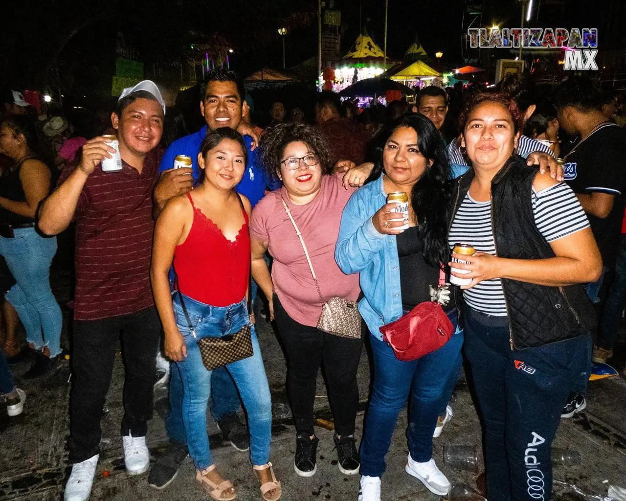 Alegre noche de sábado de carnaval en Tlaltizapán 2023.