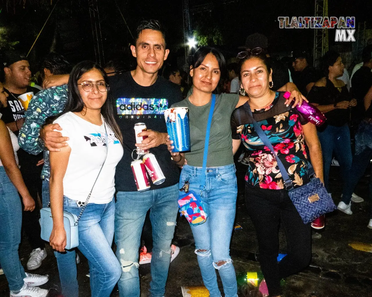 En el zócalo el sábado de carnaval en Tlaltizapán.