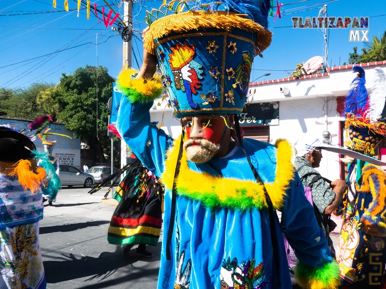 Los chinelos que desfilan en la mañana del domingo.