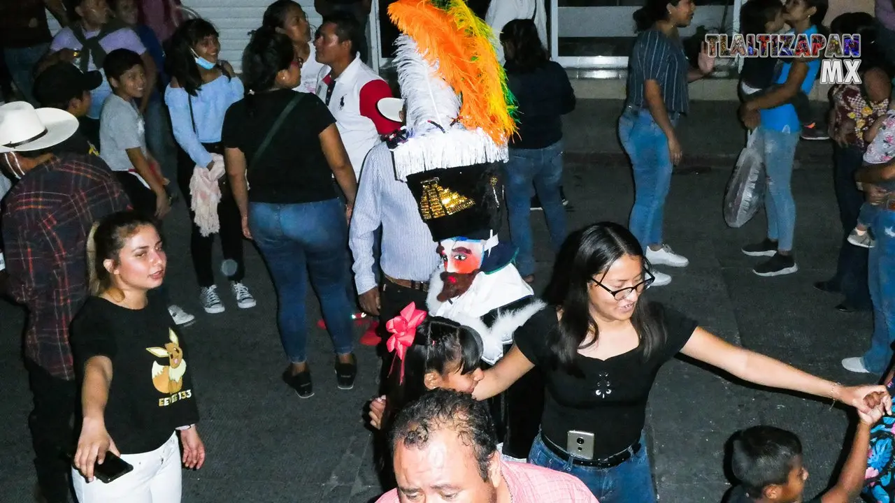 Familias de carnavaleras en Tlalti.