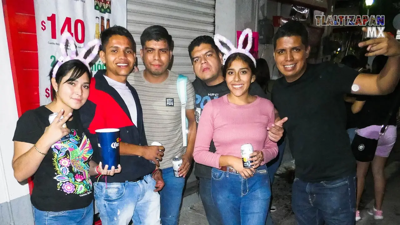 Disfrutando la noche de carnaval 2023.