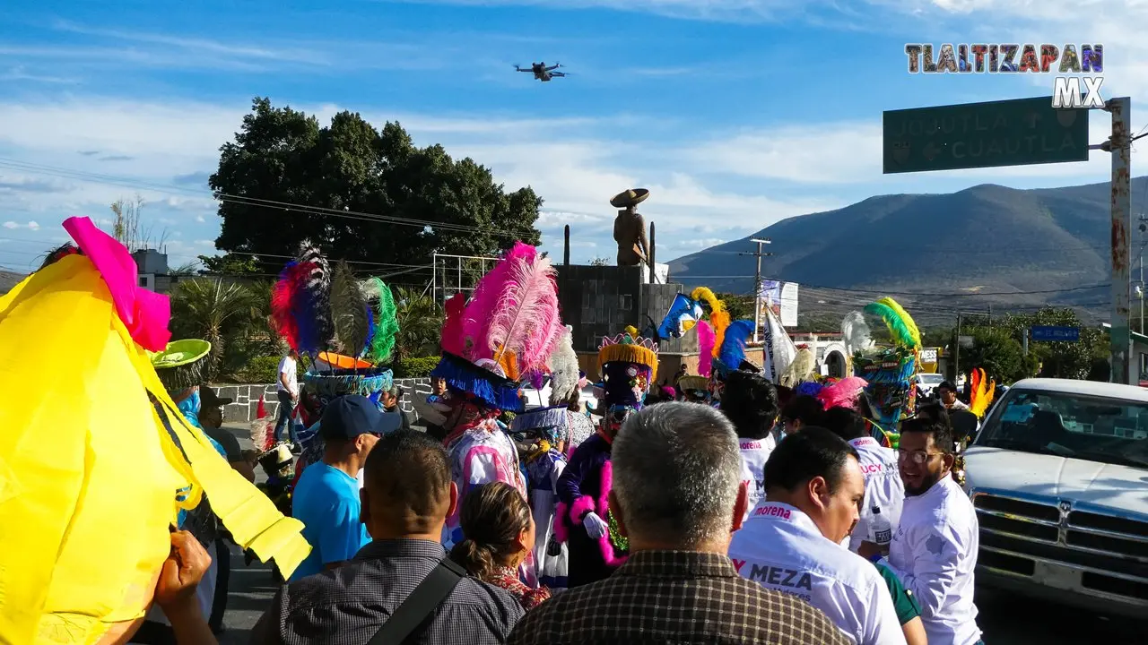 Recorrido del tradicional brinco del chinelo en Tlaltizapán 2023